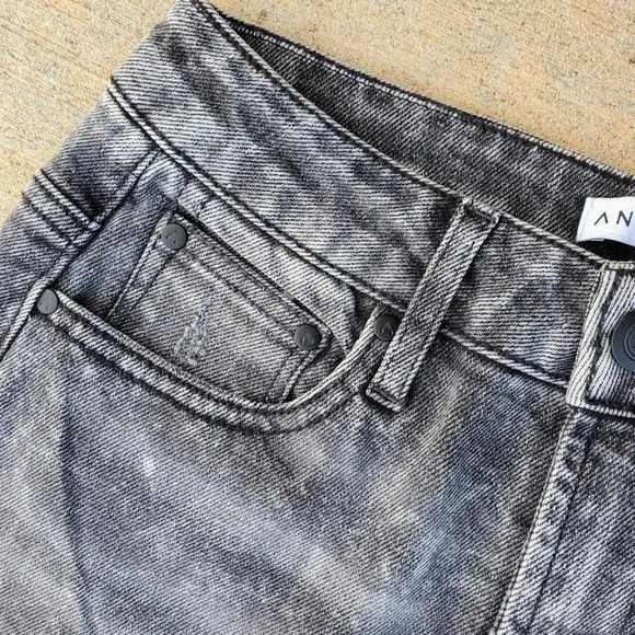 NWT AND NOW THIS Women's Size 26 Highrise Jeans Acid Wash - Picture 9 of 15